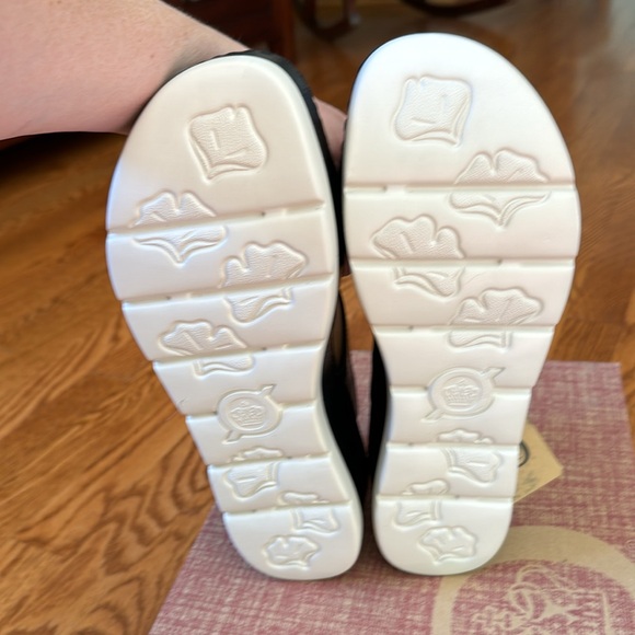 Born Faro Platform Sandals in Black - Picture 3 of 3